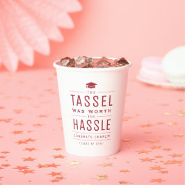 赤いタッセルは面倒な卒業式の価値があった 紙コップ