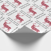 赤いダマスク織のクリスマスのシカ ラッピングペーパー (角)