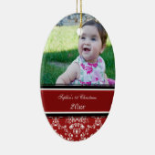 赤いダマスク織の写真のベビーの第1クリスマスのオーナメント セラミックオーナメント (右)