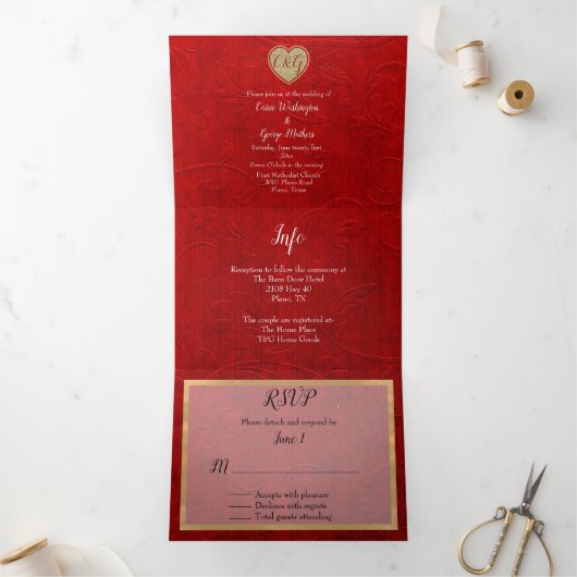 赤いダマスク金ゴールドハート結婚すべて 三つ折り招待状 (内部)