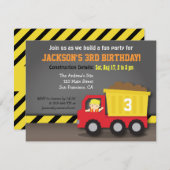 赤いダンプトラックの建築のテーマの誕生会 招待状 (正面/裏面)