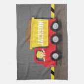 赤いダンプトラックの建築の建築者の男の子 キッチンタオル (縦)