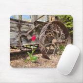 赤いチューリップと古いワゴン マウスパッド (マウス)