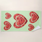 赤いチューリップハートお客様。バックガーカラービーチタオル ビーチタオル (正面)