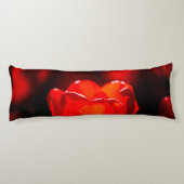 赤いチューリップ花 – 火 ボディピロー (裏面)