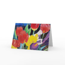 赤いチューリップ、黄色の水仙と紫のアイリス