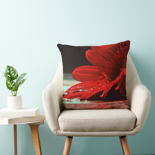 赤いデイジーのガーベラの花 クッション (椅子)