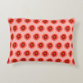 赤いデイジーの花のシームレスなパターンのアクセント枕 アクセントクッション (裏面)
