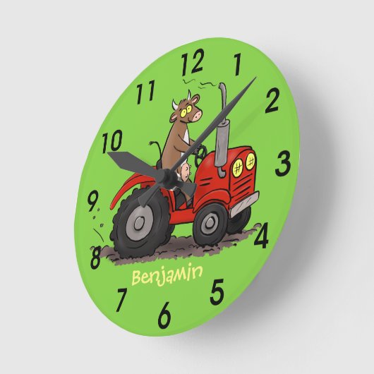 赤いトラクターの漫画を運転している可愛い幸せな牛 ラウンド壁時計 (傾斜)