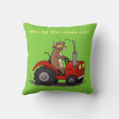 赤いトラクター漫画を運転する可愛い幸せな牛 クッション (裏面)
