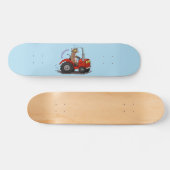 赤いトラクター漫画を運転する可愛い幸せな牛 スケートボード (横)