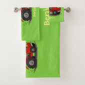 赤いトラクター漫画を運転する可愛い幸せな牛 バスタオルセット (インサイチュ)