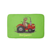 赤いトラクター漫画を運転する可愛い幸せな牛 バスマット (正面)