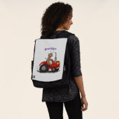 赤いトラクター漫画を運転する可愛い幸せな牛 バックパック (着用)