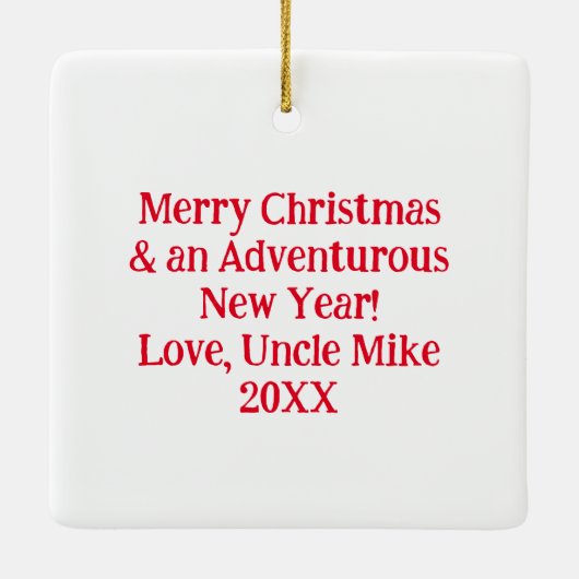 赤いトラックで薪を運ぶクリスマスパーソナライズされた セラミックオーナメント (裏面)