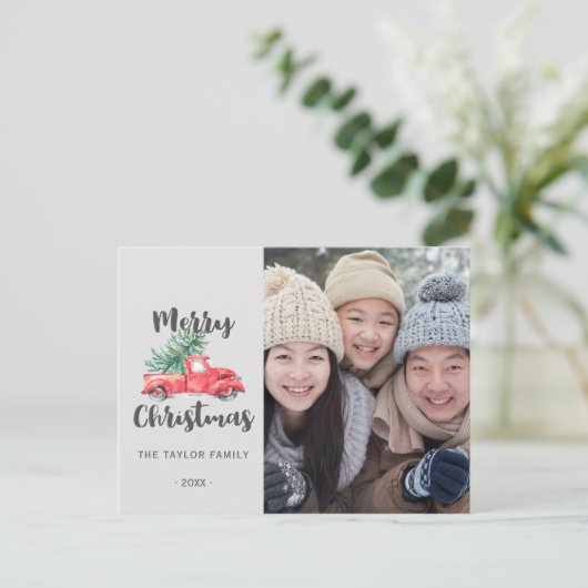 赤いトラックと木のクリスマス写真 シーズンポストカード (スタンド正面)