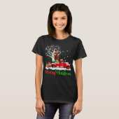 赤いトラックの上のタツノオトシゴ クリスマスパジャマ 面白い クリスマス Tシャツ (正面フル)