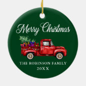 赤いトラックの木のギフトメリークリスマスネームイヤー セラミックオーナメント (裏面)
