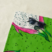 赤いドラゴンフルーツをグリーンに ビーチタオル (インサイチュ)