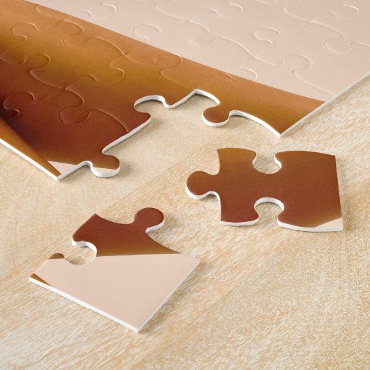 赤いハイヒールが付いている女性の交差させた裸の足 ジグソーパズル (側面)