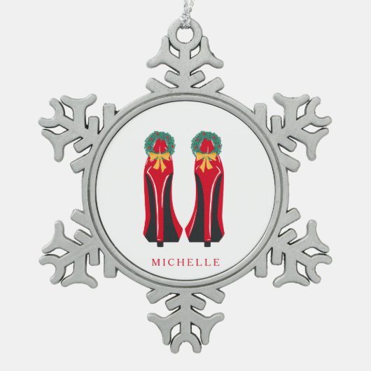 赤いハイヒールとクリスマスリース スノーフレークピューターオーナメント (正面)