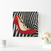 赤いハイヒールは時計に蹄鉄を打ちます スクエア壁時計 (ホーム)