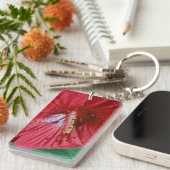 赤いハイビスカスの花と雨滴写真 キーホルダー (正面右)