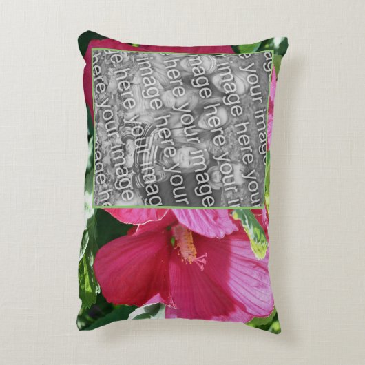 赤いハイビスカスフラワーフレームあなたの写真を追加 アクセントクッション (裏面(縦))