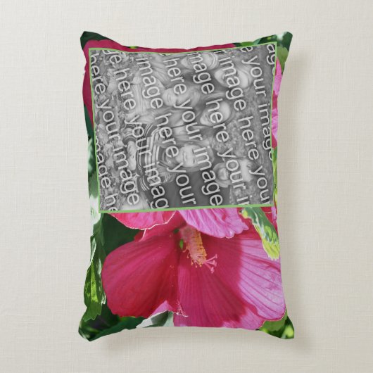 赤いハイビスカスフラワーフレームあなたの写真を追加 アクセントクッション (正面(垂直))