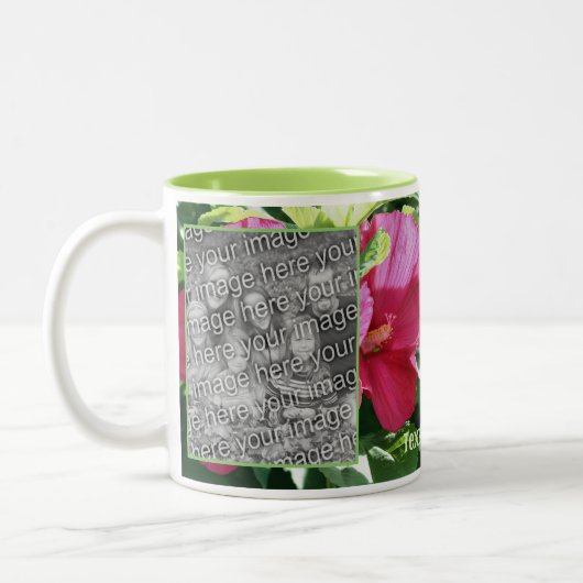 赤いハイビスカスフラワーフレームあなたの写真を追加 ツートーンマグカップ (左)