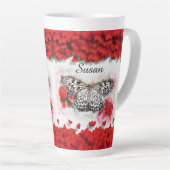 赤いハートと水彩バタフライ カフェラテマグ (右アングル)