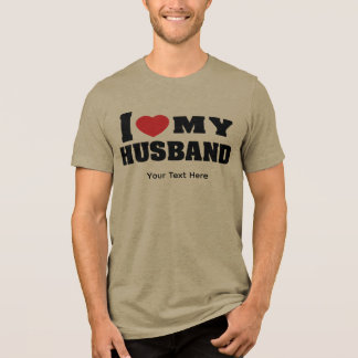 赤いハートのシンボルと "I Love My Husband" のテキスト トライブレンドTシャツ