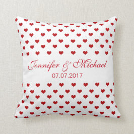 赤いハートのパーソナライズな名前及び日付の結婚式 クッション