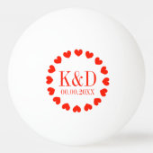 赤いハートのモノグラム結婚パーティーのお気に入り 卓球ボール (正面)