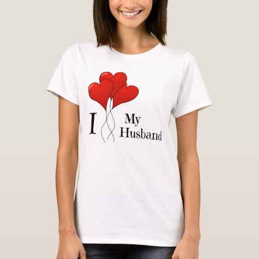 赤いハートの風船のトリオ 私の夫が好き Tシャツ (正面)