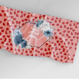 赤いハートはピンクの青モノグラムのい花の模様 ビーチタオル