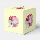 赤いハートは結婚式のために白い弓で結ばれる フェイバーボックス (裏面サイド)