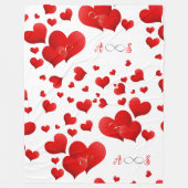 赤いハートインフィニティイニシャルモノグラムオンホワイト | フリースブランケット (正面)