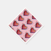 赤いハートス結婚ピンクナプキン スタンダードカクテルナプキン (角)