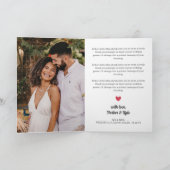 赤いハートタイポグラフィラヴ&感謝してい結婚の写真 サンキューカード (内部)