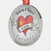 赤いハートモダンカップル名バレンタインデー メタルオーナメント (左)