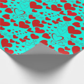 赤いハート図形のパターン(鮮やかなターコイズ) ラッピングペーパー (角)