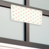 赤いハート柄、かわいい、愛 横断幕 (ビルの外側)