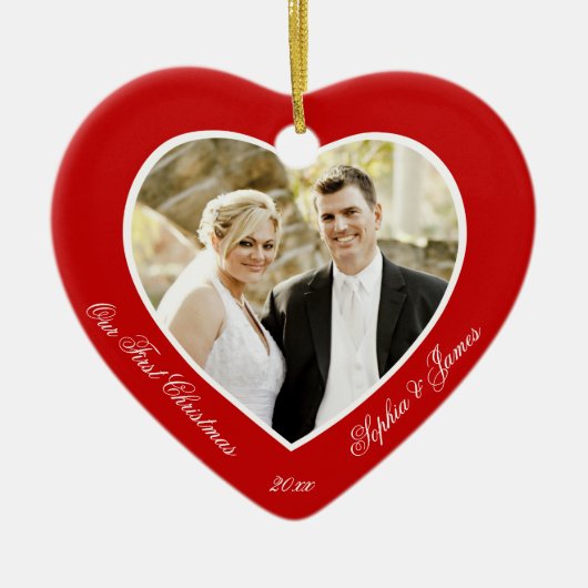 赤いハート私たちの初めてのクリスマスオーナメント セラミックオーナメント (正面)