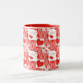 赤いハート、愛。 ツートーンマグカップ (中央)