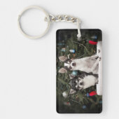 赤いバスケットのクリスマスChihuahuaだ キーホルダー (正面)