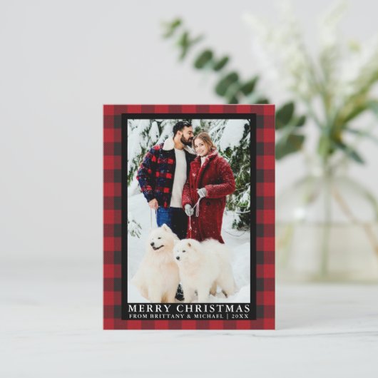 赤いバッファローの格子模様カップル写真メリークリスマス ポストカード (スタンド正面)