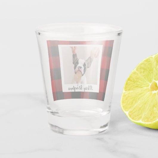 赤いバッファロープライド&メリーウォーフマスと犬の写真 ショットグラス (裏面)