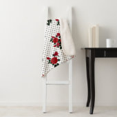 赤いバラが水玉模様の背景。 シェルパブランケット (インサイチュ)