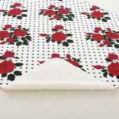 赤いバラが水玉模様の背景。 シェルパブランケット (3/4)